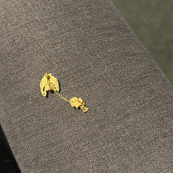 Delta Zeta Badge with Tiffany Diamond, 10K - Picture 4 of 4